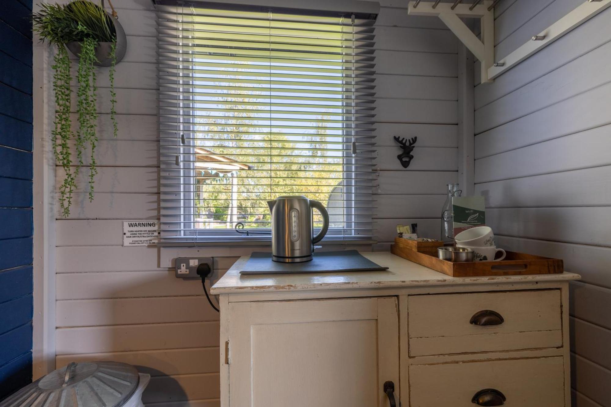 The Little Hide - Adult Only Camping Pods Wigginton  Exteriér fotografie