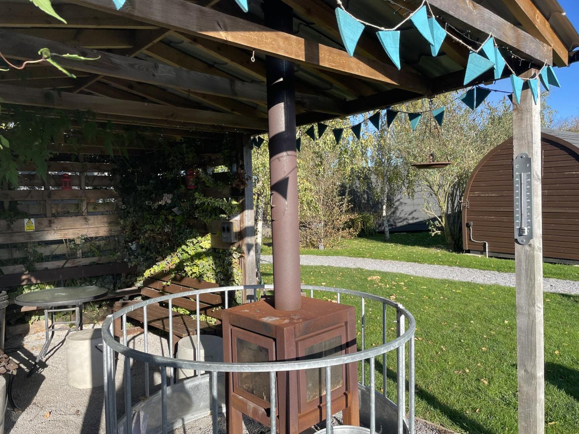 The Little Hide - Adult Only Camping Pods Wigginton  Exteriér fotografie